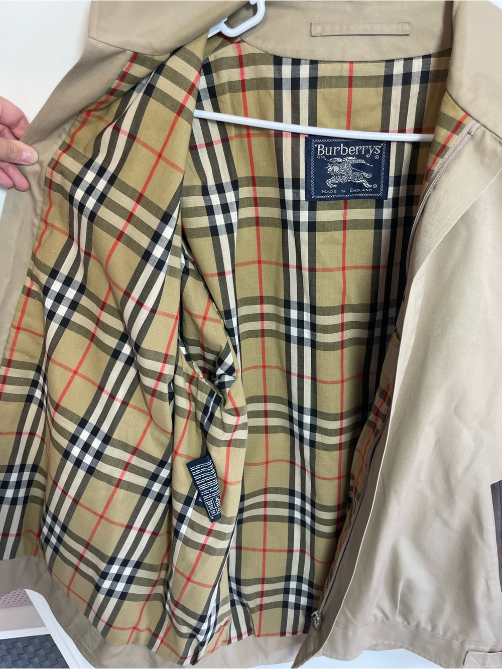 Vintage Burberry Men’s Classic Tan Harrington Jacket - Picture 4 of 9